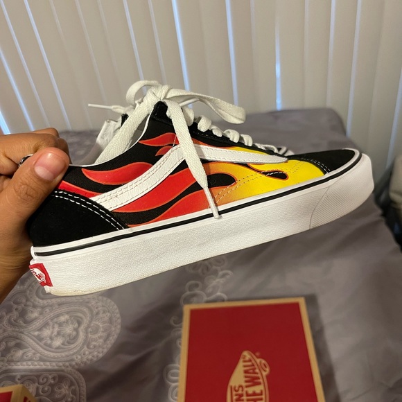 Vans Old Skool Flames Shoes - Picture 5 of 8